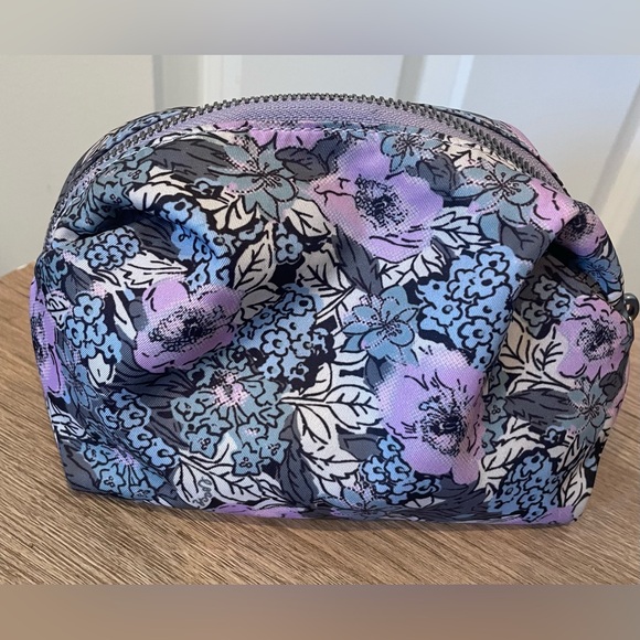 Coach Small Boxy Cosmetic Case With Heritage Floral Print - Picture 3 of 10